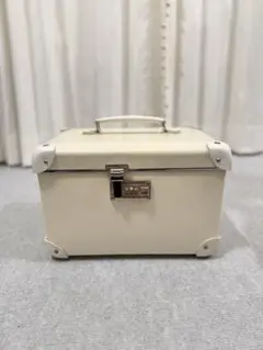 Item thumbnail for item fd4b7c68-21b7-46ed-83f2-fc541468420d