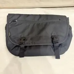 Item thumbnail for item 671edf3c-af6a-4da4-b2b8-79b4067fd7af