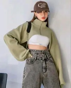 【美品 未使用】DAZY クロップド丈 スウェット トップス ジャージ