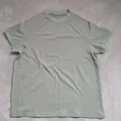 モックネックTシャツ