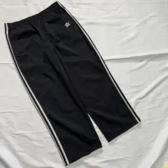 adidas トラックパンツ　トレフォイル柄　ブラック