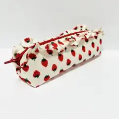いちご柄 ペンケース フリル付き