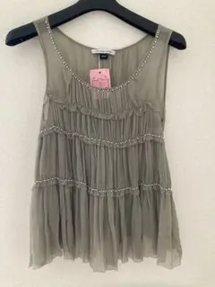 美品ricevimento シルク100%ドレープパールタンクトップ　グレージュ