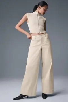 Alo Yoga パンツ ボトム トラウザー アローヨガ M クリーム色