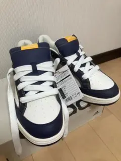 《未使用》adidasスニーカー