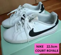 NIKE コートロイヤル スニーカー　22.5cm 【ホワイト✕ブラック】