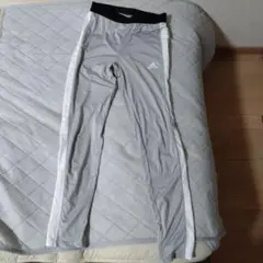 adidas トレーニングパンツ グレー