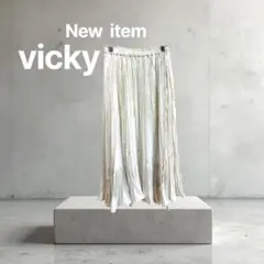 vickyビッキー/プリーツスカート(白)【美品】