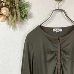 508【アーヴェヴェ】M レディース スウェット サテン さらさら カーキ