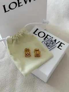 高級◆LOEWE ゴールド装飾ピアス
