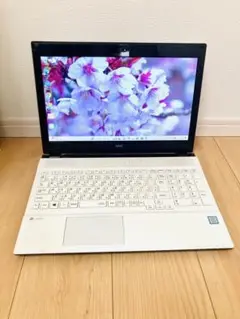 第7世代i7搭載！クール＆キューティなクリスタルホワイト✨NECノートパソコン