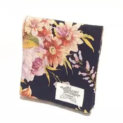 サニタリーポーチ　スナップボタン付き　ハンドメイド　花柄　91