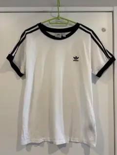 adidas スリーストライプTシャツ