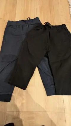 UNIQLO ネイビーブランシェス七分丈ブラックのパンツ 2色セット