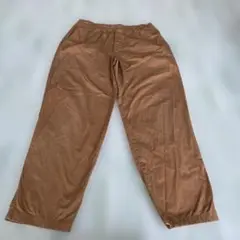ユニクロ　キャメル　チノパンツ