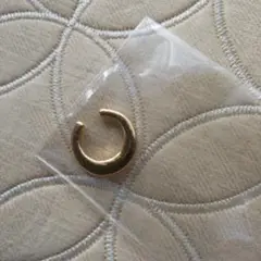 イヤーカフ