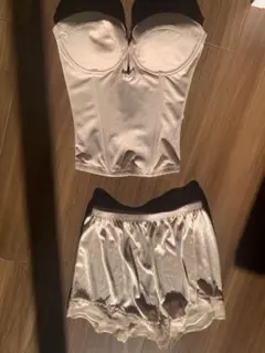ビスチェとペチパンツ
