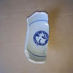 青い模様の陶器破片(113番)