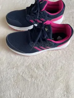 adidas スニーカー/ランニングシューズ