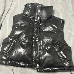 黒ダウンベスト
