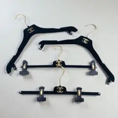 CHANEL　シャネル　ベロアハンガー　ココマーク　金色金具　4点セット　スリム
