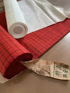 コート用裏地付き赤色格子柄反物