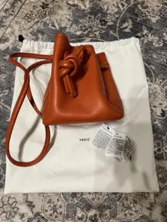 VASIC オレンジ レザー ショルダーバッグ