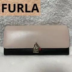 FURLA ツートンカラー　長財布 鍵型　チャーム付き