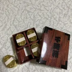 山吹色のお菓子　千両箱　小判　ミニチュア　ガチャ　ガチャポン　マスコット　ぷち