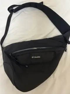 Columbia ブラック ショルダーバッグ　テック系