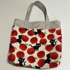 長財布の入るトートバッグ