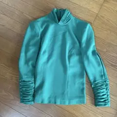 グリーン ハイネック フリル袖 トップス