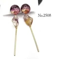 No.2508　ガラスビーズをぶら下げたアルコールインクアートピアス