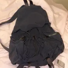 ブラック ナイロンリュック