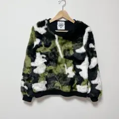 美品　メンズ　フェイクファーカモフラージュプルオーバー　ふわもこ　Freeサイズ