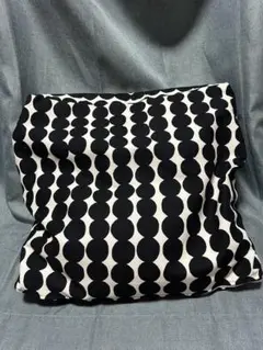 新品未使用！marimekko ドット柄ビーズクッション