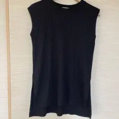 ブラック ノースリーブ