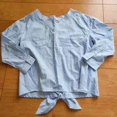 ストライプVネックシャツ　水色