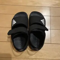 adidas ブラック サンダル 19センチ