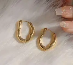 132ラスト！ゴールド ハグピアス チャンキーピアス フープピアス ステンレス