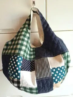 グリーン系チエックパッチワーク　ころりん丸底グラニーバッグ　ハンドメイド
