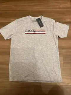 新品　TOMMY HILFIGER グレー Tシャツ トミーヒルフィガー