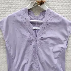 SamansaMos2【美品】ラベンダー刺繍ノースリーブシャツ