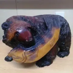 木彫りの熊 置物 鮭 郷土玩具 民芸品 工芸品 高さ20cm 横幅35cm