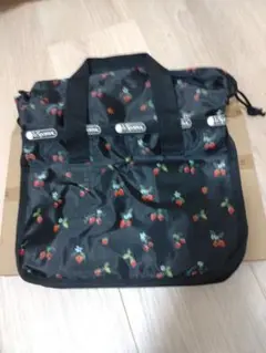 いちご柄ナイロンバッグ