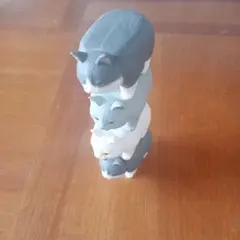 猫の積み重ねフィギュア