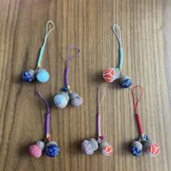 どんぐり　ちりめん細工　カラフル手作りストラップ