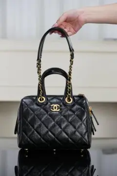 CHANEL ブラック ショルダーバッグ