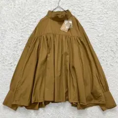 新品未使用タグ付き✨ビアズリー ハイネックギャザーブラウス 洗える キャメル