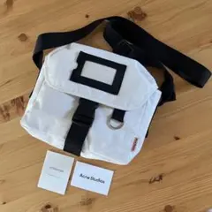 美品! 人気完売! Acne studios ショルダーバッグ ホワイト